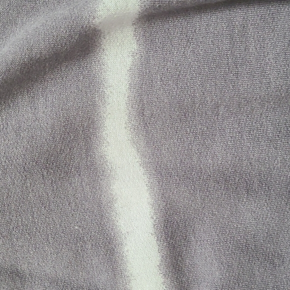 Womans top - Picture 2 of 4